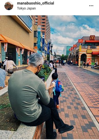 押尾学氏、息子を撮影する親子ショット公開