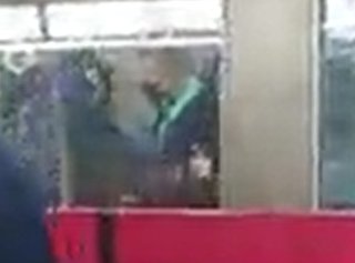 京王線、男が刃物を振り回して火をつけたか？