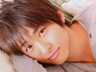 指原莉乃 V6三宅健が“初恋の相手”「90年代生まれは間違いなく全員通ってる」 