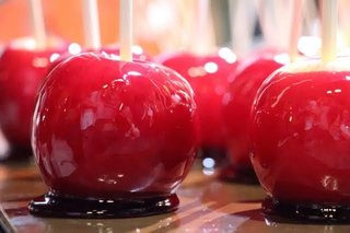 関東住みじゃない人って屋台のあんず飴知らないんだって