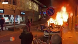 【オランダ】コロナ対策の強化に反発する市民が暴動…警官隊と衝突し車を燃やすなど