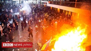 ヨーロッパ各地で、新型コロナの規制に反対する抗議デモが拡大、武力抵抗に発展