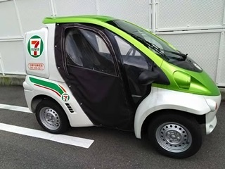 こんなに高齢者の事故多いのになんで運転免許に年齢制限決めないの？