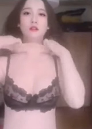 【注意】リアルタイムビデオチャットで加工アプリや特殊スーツで女装。男性を誘惑、裸を撮影し金を要求