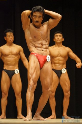 スイミングコーチの水着姿って目の保養になりますか？