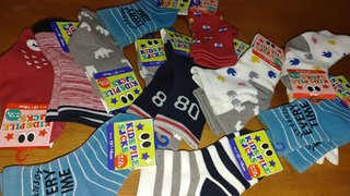 靴下1足600円で買いませんか？