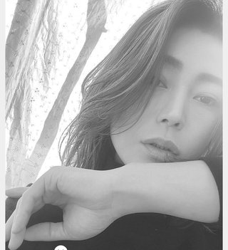 氷川きよし、モノクロ写真で投稿「わたしは生きていく…だからあなたも　あなたも生きぬいて…」
