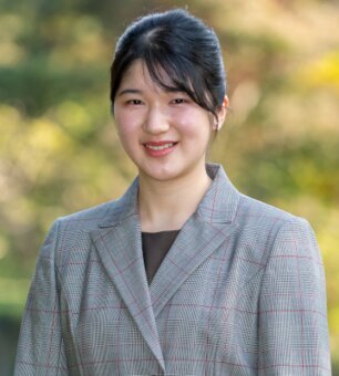 愛子様のホクロ２つが消えてるんだけどなんで？！