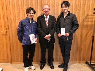 右→小泉純一郎、左→小室圭