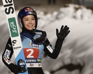 右上って本当に高梨沙羅?堀北真希だよね?!