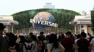 ＵＳＪでジェットコースター緊急停止　乗客３０人、高さ４３メートル