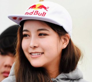 右上って本当に高梨沙羅?堀北真希だよね?!