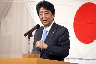 安倍元首相が新年早々「コロナ5類扱い」発言 医療崩壊の“元凶”また政権に口出しで批判噴出