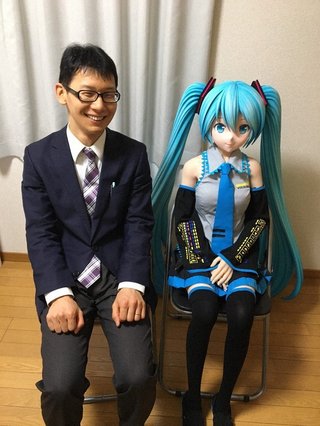 「初音ミク」と結婚した男性のその後　「亡き父の言葉を胸に」
