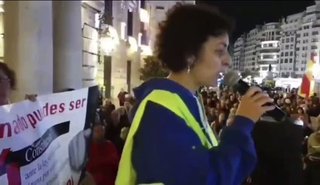  スペインの警察の方→我々は国民とともにあり、全警察の団結を!  健康パスポートを廃止せよ！