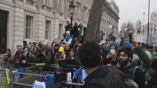 英国  国民保健サービス（NHS）の職員８万人がワクチンの接種に反対して職務を辞めようとしている
