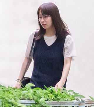 早朝に佐藤健のマンションから出てくる吉岡里帆