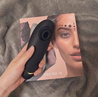嫁が美顔器のような物を内緒で買ってたんだけどこれは何？