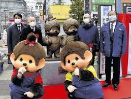 高岡の技でモンチッチ　竹中銅器が製造　