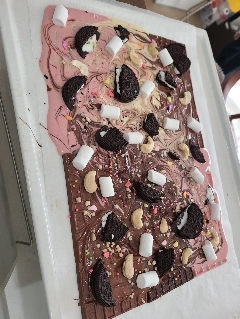 夫の精子を混入させたカップケーキを配った教師　その恐ろしい犯罪の数々が明らかに　米国