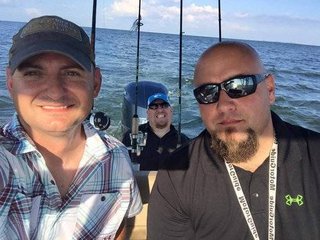 ギターが一瞬ケツに見えるけど一度ギターと認識したら二度とケツに見えないあの画像