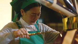 「シャウエッセンの断髪式」が感動……！　巾着パッケージに別れを告げる新CMにもらい泣きする人も