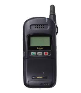 一番最初に持った携帯電話は何だった？