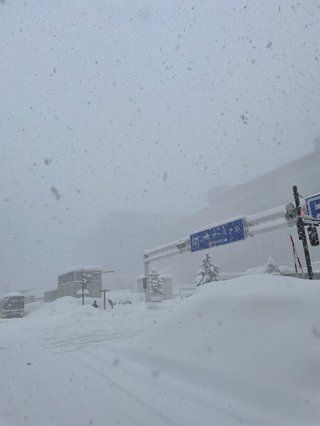 札幌とかいうところが雪やばい