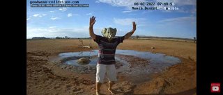 砂漠に設置された人工水飲み場を見守るライブカメラ配信が癒されると話題