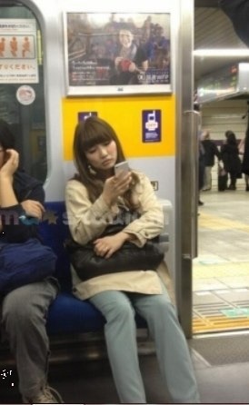 あいのり桃、大きなお腹で電車を利用し「もうお腹苦しくて座りたくて、でも優先座席いっぱいで…」 