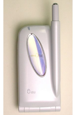 一番最初に持った携帯電話は何だった？