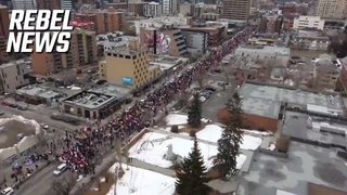 自由を獲得したカナダ中の市民達によってオタワは包囲されるだろう