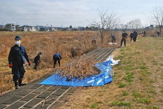 八王子署が河川敷に放した迷い猫、死んで見つかる　20歳の愛猫、飼い主の懸念が現実に