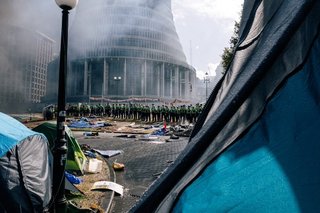 ニュージーランド、ワクチン反対の国民と独裁警察の戦闘