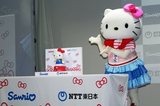 喋る｢ハローキティロボット｣誕生　受付や接客での活用見込む　サンリオとNTT東が共同開発