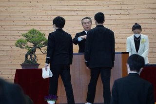 熊本県長洲町立長洲中学校の校長先生が、ワクチン接種後、即死