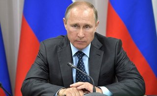 速報)プーチン大統領、新型コロナは存在しないと発表！