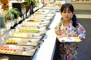 ビュッフェの「食べ放題」で大食いしたら出禁…「そんなのアリ？」法的な解釈は