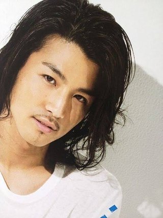 岩田 剛典の長髪って