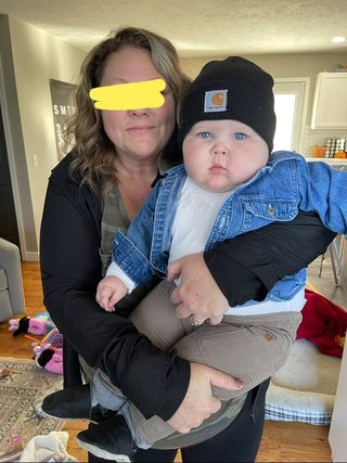 妊婦がワクチン打って生まれた生後1ヶ月の赤ちゃんの  頭の大きさは母より大きい