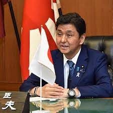 いきなり自衛隊が住宅などを空爆・爆破しているのでは。