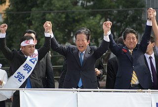 公選法違反隠し？ 安倍晋三は「桜前夜祭」会場に大量の酒を持ち込んでいた