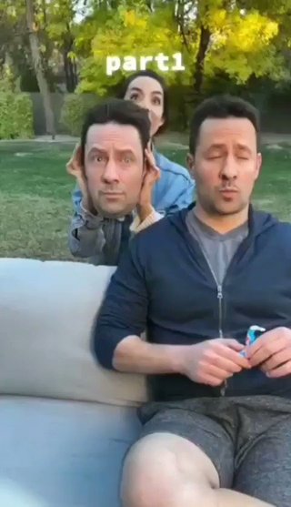 世界を騙せ ？  爬虫類がかぶれるゴム仮面