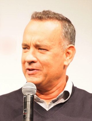 トム・ハンクス、妻を押し倒しそうになったファンを叱責