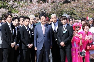 公選法違反隠し？ 安倍晋三は「桜前夜祭」会場に大量の酒を持ち込んでいた