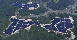 自然と山林を破壊 ww 中国共産党が普及させた太陽光パネル