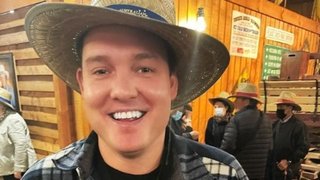 豪州：人気DJのタイディさんは、ワクチン接種後、半身不随になってしまった