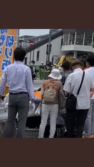 【速報】安倍元総理血を流して倒れる