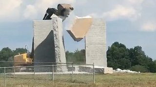 おお、英国、ロンドン、光連合軍 来ましたねww 毒ワクチン爬虫類に極刑！