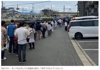安倍元首相の献花台､1時間待ち･500mの長蛇の列…10代の参列者多数「信頼できる人だった」